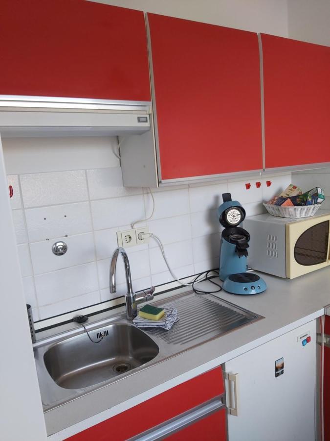 Well Located Flat With Balcony Apartman Düsseldorf Kültér fotó