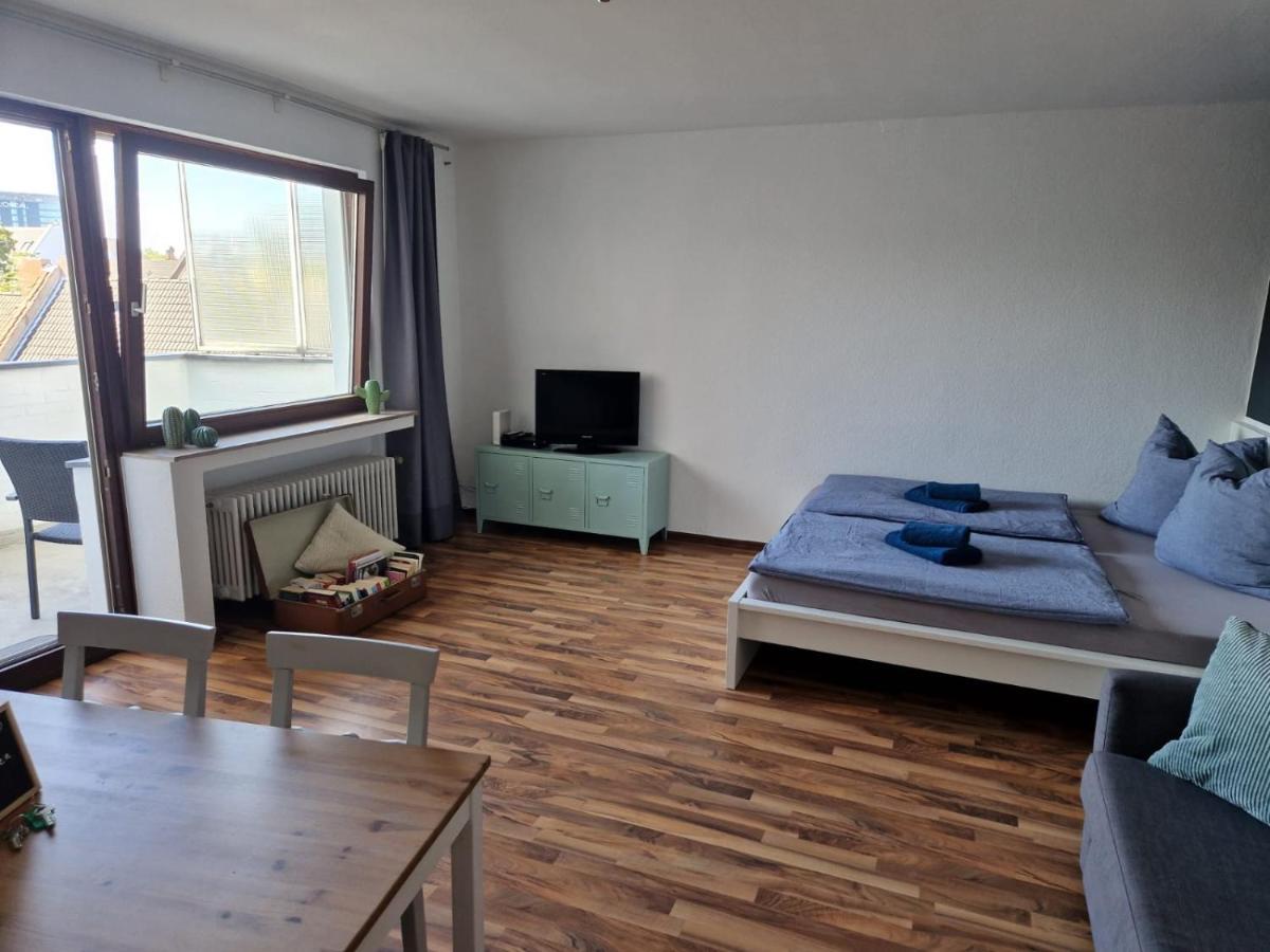 Well Located Flat With Balcony Apartman Düsseldorf Kültér fotó